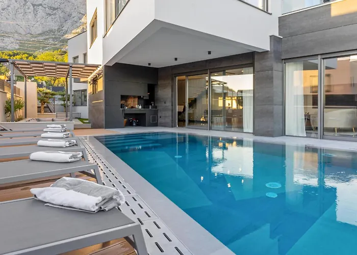 Feriehus Stunning In With Sauna Makarska